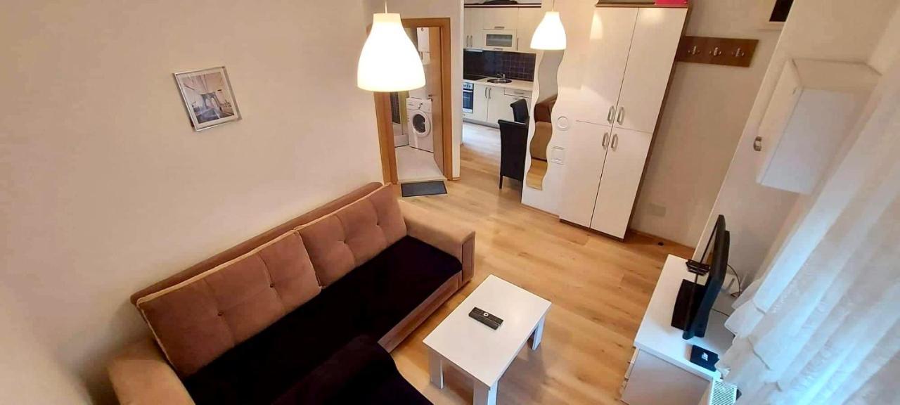 Bright & Lovely Apartment In The City Center Pristina Exterior photo