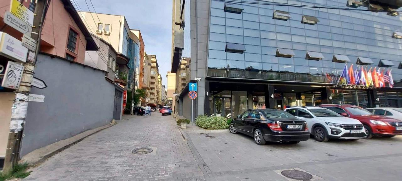 Bright & Lovely Apartment In The City Center Pristina Exterior photo